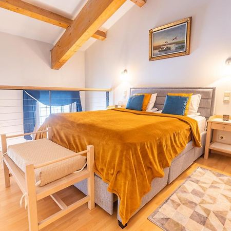 Daily Apartments - Split Level Apartment Near Port Tallinn Buitenkant foto