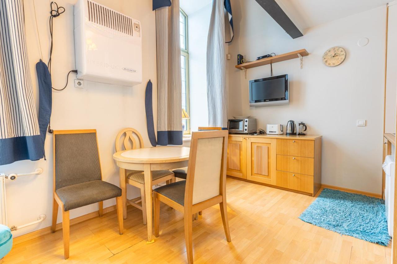 Daily Apartments - Split Level Apartment Near Port Tallinn Buitenkant foto